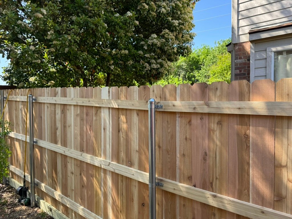 Wood fence installation in Farmers Branch