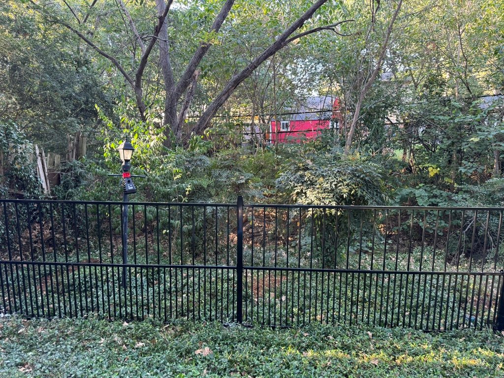 Steel fence with puppy pickets in Dallas